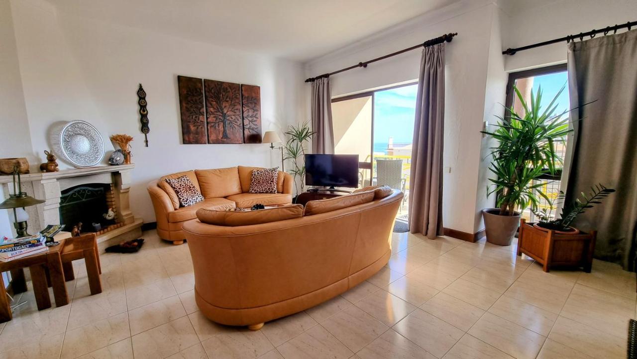 Apartment Praia da Dona Ana Lagos Bagian luar foto