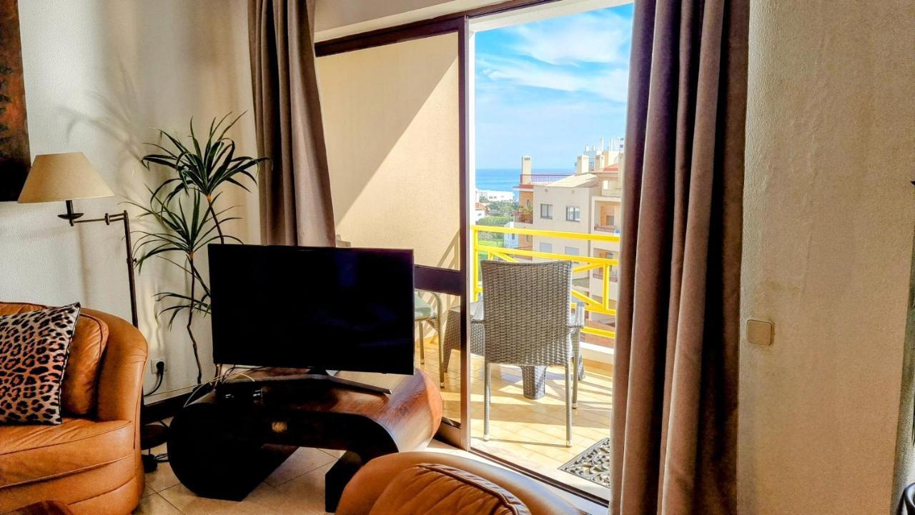Apartment Praia da Dona Ana Lagos Bagian luar foto