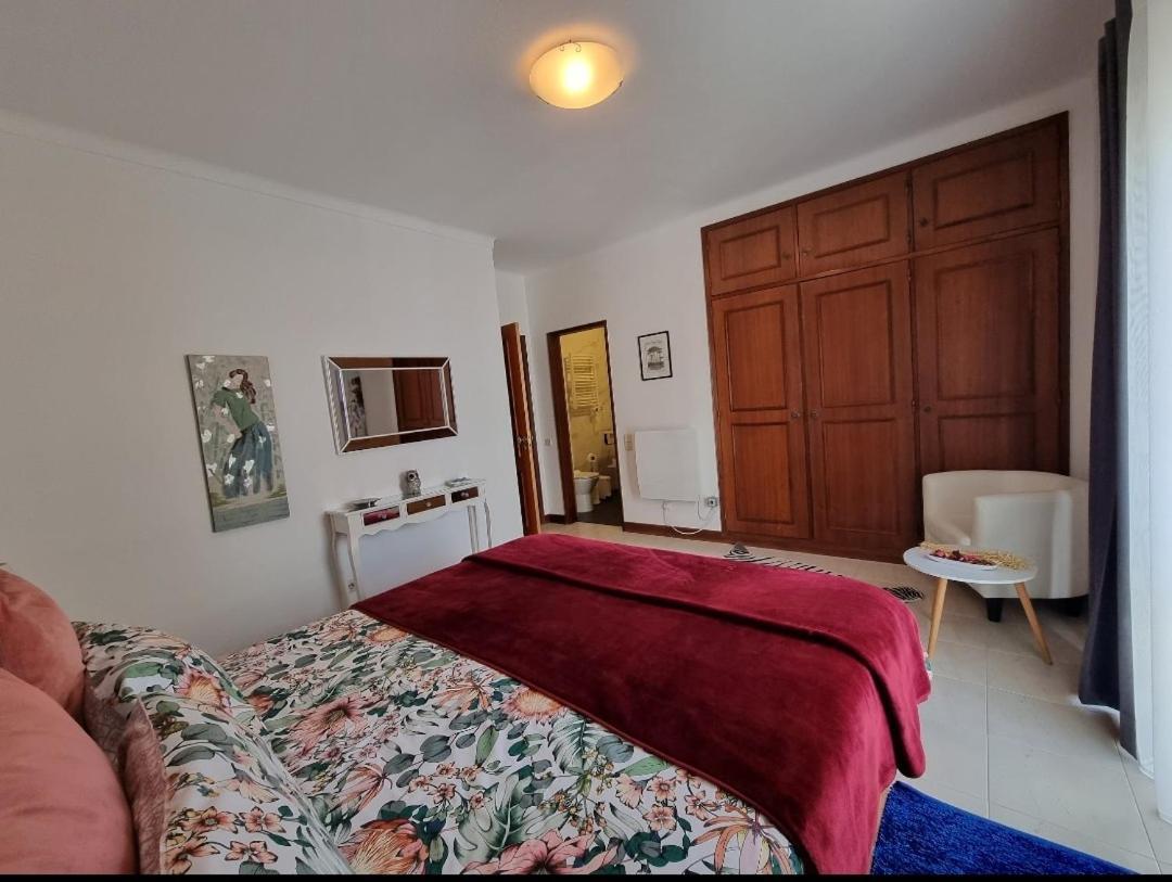 Apartment Praia da Dona Ana Lagos Bagian luar foto