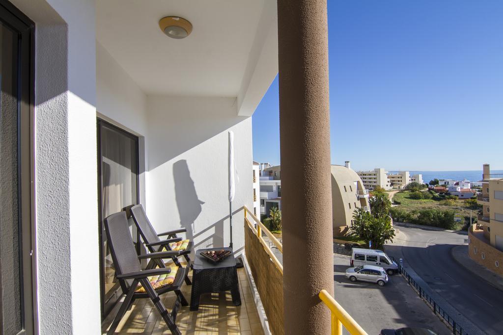 Apartment Praia da Dona Ana Lagos Ruang foto