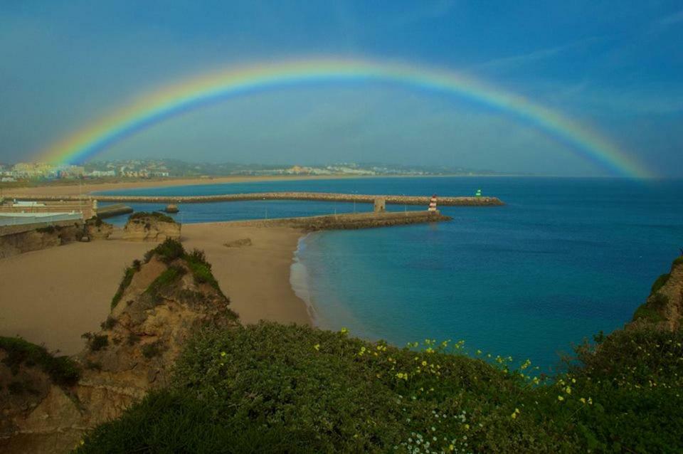 Apartment Praia da Dona Ana Lagos Bagian luar foto
